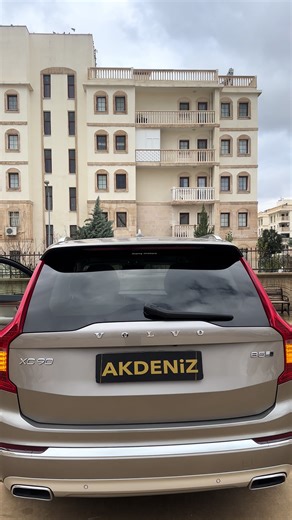 2020 Volvo XC90 B5 Review and Features