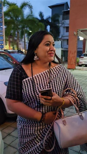 Pink Heaven on Instagram: "സാരിയിൽ സുന്ദരിയായി പ്രീമിയർ ഷോ കാണാൻ എത്തിയ നടി ലക്ഷ്മിപ്രിയ #Actress #Lakshmipriya #ATMMovie"