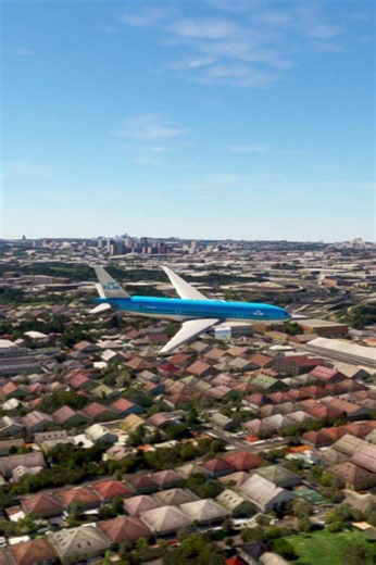 Low Airplane Landing b777 #aviation