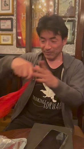 Keiichi Iwasaki 🤣The red handkerchief turns into a stick✨#bgt #keiichiiwasaki #bgt15 #britainsgottalent #Magic#coventgarden #goldenbuzzer #london #ロンドン#コベントガーデン#マジック