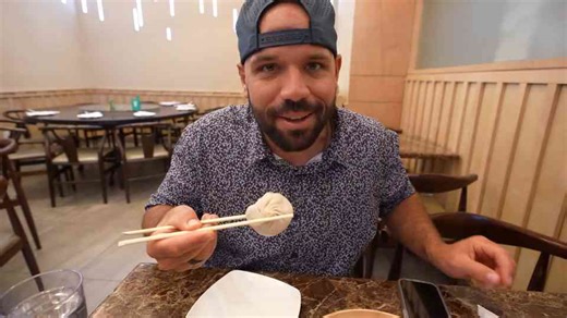 Eating 8 of New York's most iconic foods with a professional chef