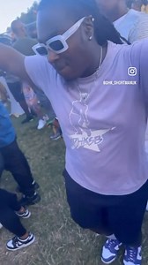 Some dancing vibes with @jampoli_majik at the Mavado concert. P.s - I think event promotors need to start putting us UK Dancers on stage often to perform during interludes/dj sets to help keep the crowd entertained instead of giving us a fight. We are also important representatives of #dancehall just like artists and dj’s 😊 #JustSaying #DHKShortman | DHK Shortman Official