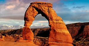 2 Hikers Fall To Their Deaths In Utah's Arches National Park