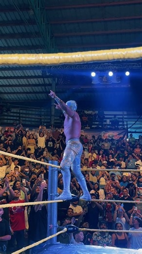 ¡Así se vivió la emocionante función de lucha libre del Consejo Mundial de Lucha Libre en el Palenque de la Feria de Todos los Santos Colima Colima 2025! #MeGustaLaFeriaDeColima 🎡 | Rodo Aguilar