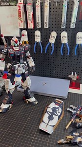 Magnetic LED Lighting Mod Example Professional PGU RX-78-2 Gundam Custom Painting Service Real Photos, Real Pricing - No Filters! No ready stock: Production begins immediately upon order confirmation. All photos/videos are unedited real shots. Service Includes: 🔧 Full Process: Disassembly, full nub mark removal & sanding Panel line scribing & washing Precision color separation & airbrushing Assembly waterslide decal application Matte topcoat & protective clear coating 🎨 Custom Options: High-sa