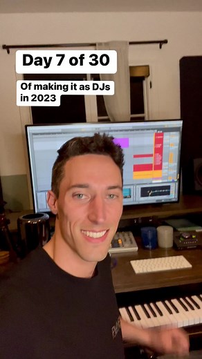 21K views · 270 reactions | Flipped this classic reggaeton track into a house track! haha what do y’all think? #musicproducer #music #musician | Smalltalk | Facebook