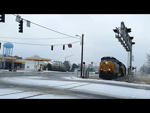 CSXT 3295 Leads CSX Train C905 Through Downtown Clinton SC With Snow On The Ground From Winter Storm