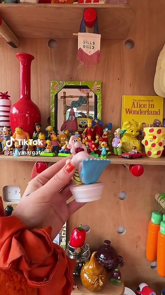 Nostalgic Merch from the Early 90s: Wallace Bath Plug