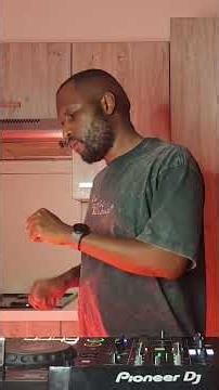 The Music Kitchen Episode 137 mixed by Rhulani Deep house mix Song : Kevin BlaQue - My Side Of Th