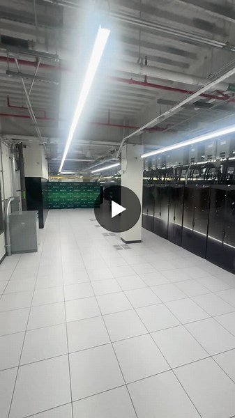 Data Centers Noise:  This is the first of two videos that I took from inside the data center at Oak Ridge National Laboratory National Labs. I am standing in a conference room that is twenty feet… | Nicholas S. Preservati