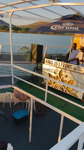 Hartbeespoort all white cruise