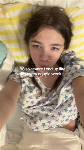 alana 🐞 (@chronically.lana)’s video of ibs