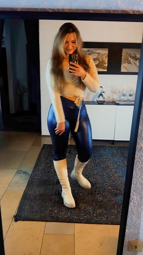 Janine May on Instagram: "Tue, was du liebst, und liebe, was du tust. Das Leben ist zu kurz für irgendwann.🩵 . Einen schönen Abend wünsche ich euch✌🏻 ______________________________ Wenn Dir meine Beiträge gefallen, würde ich mich freuen, wenn du mir folgst 🤍 @e.n.i.n.a.j . If you like my posts, I would be happy if you follow me 🤍 @e.n.i.n.a.j"