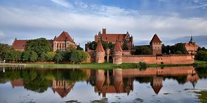 The Biggest Castles in the World Will Surely Mesmerize You - Placeaholic