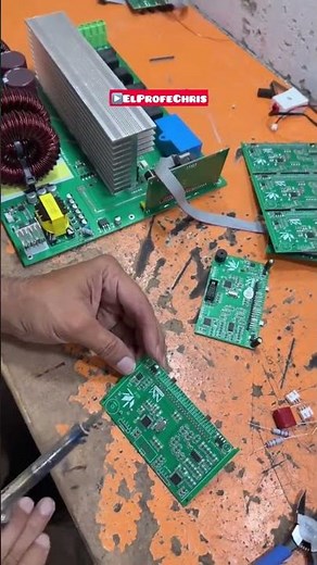 How many years does a solar panel inverter last