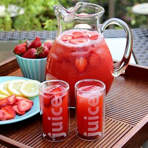 Homemade Strawberry Lemonade - Laylita's Recipes