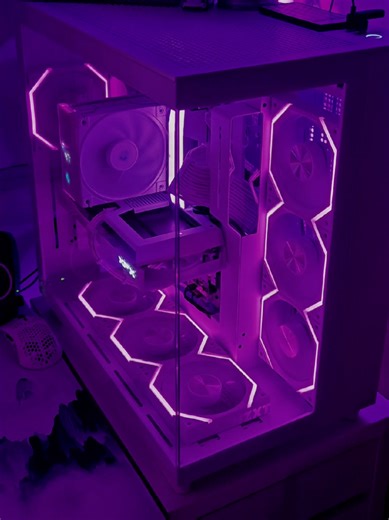 Room is kinda messy so I couldn't film the whole setup ;) #fpy #gaming #GamingSetup #custompc