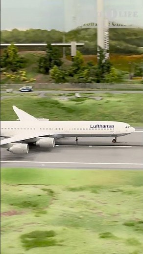 The World's BIGGEST MODEL AIRPORT Miniatur Wunderland Hamburg #free #share #video