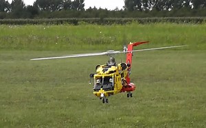 能飞的乐高直升机LEGO Technic Helicopter LT 9396 im Rettungseinsatz