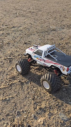Kyosho usa-1 nitro v2 idling #kyosho #share #monstertrucks #nitrorc #usa1 #kyoshousa1 #follow #rctruck #thesnipernitrorcshop #like | The sniper nitro rc shop