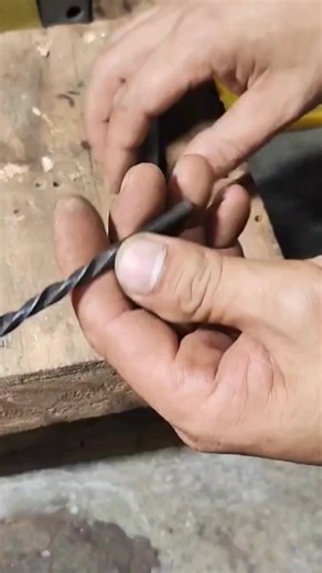 I think most of you never know this #tool #tools #toolband #maynardjameskeenan #adamjones #dannycarey #toolporn #toolsofthetrade #toolarmy #handtools #justinchancellor #metal #fearinoculum #diy #toolmusic #engineering #mechanic #lateralus #woodworking #construction #toolbox #edc #design #electrician #days #powertools #knife #aperfectcircle #music #handmade | Tool Trick