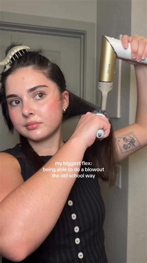 ash on Instagram: "another day, another blowout 😌 (in depth tutorial coming soon)"