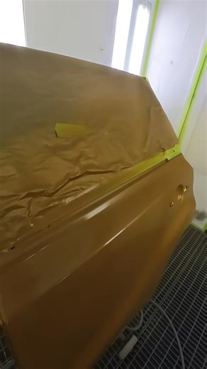 21K views · 205 reactions | This paint is quite tricky, because the painting process has to be extremely precise. Here I’m using the Standox system with a water-based paint. It’s very important to keep the right distance from the panel to avoid striping, and also to apply the effect coat properly. #paintjob #stankoautomotive #standox #iwata #iwatauk #autorefinish #carpainting #carpaint | Stanko Automotive | Facebook
