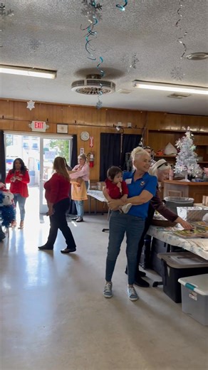 FREE COMMUNITY EVENT - SANTA ON THE WEST END HAPPENING TODAY FROM 1PM-4PM! “JEFF DAVENPORT LIVE,” PRESENTED BY SIERRA TOTOTA, AT THE ANNUAL SANTA ON THE WEST END EVENT AT THE SIERRA VISTA VFW HALL, LOCATED AT 549 VETERANS DRIVE! This FREE EVENT will be a huge gift giving party fron Infant-17 yrs old! Activities include but are not limited to cookie decorating, decorating pine cones, Santa letter writing, fishing & and receiving a prize for either a boy or girl, raffles, etc. But best of ALL meet