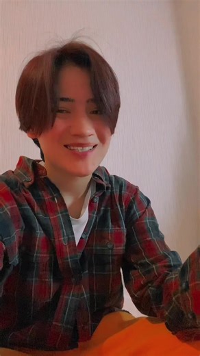 Casual Conversation Tips with Hand Gestures