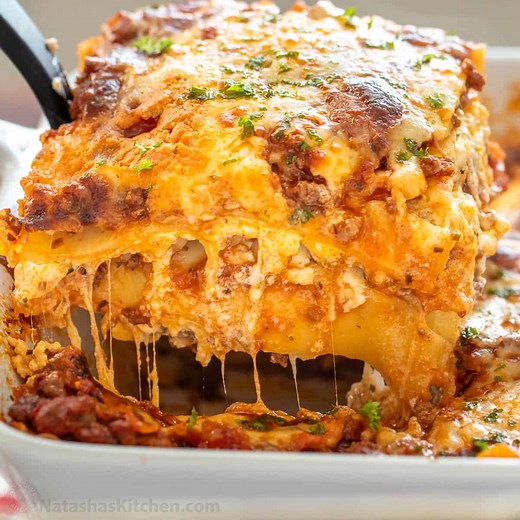 Easy Lasagna Recipe (with Video)