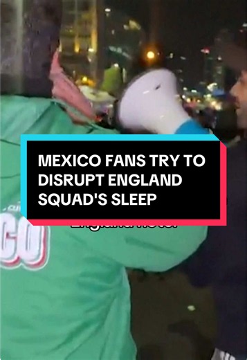 🗣️ Mexico fans try to disrupt the England squad's sleep, while police officers lined the streets to stop them getting closer to the hotel 🇲🇽🏴󠁧󠁢󠁥󠁮󠁧󠁿 #FifaWorldCup #Mexico #England