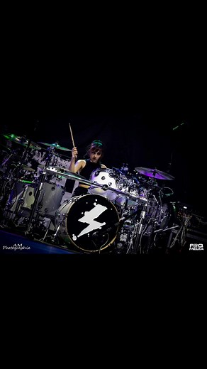 Souvenir de The Warning a la place Bell, photo prise avec mon vieux canon t5 🥹🥹❤️❤️❤️ | Photographe Aryanne M.