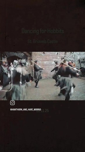 No Hobbits were harmed in the dancing of this video 🤗 Thank you Janice Lightly for the video clip! This was the first dance with us for Emma , Diana and Kat - all smashed It ! 💪🔥🙌 If you were there and filmed us please tag us or DM us as we'd love to see your footage 🥰 Big shout out again to our lovely photographer friend Daz's Photography who always travels a long way just for the fun of taking pics of weird people in strange costumes 🙌 And to the landlady of The George pub where we were 