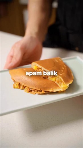 Jun | Jun & Tonic | Apam balik is the best Asian pancake 🥞 (and I'll fight anyone else who thinks otherwise). 👊🏻 Like most famous roadside snacks, apam balik... | Instagram