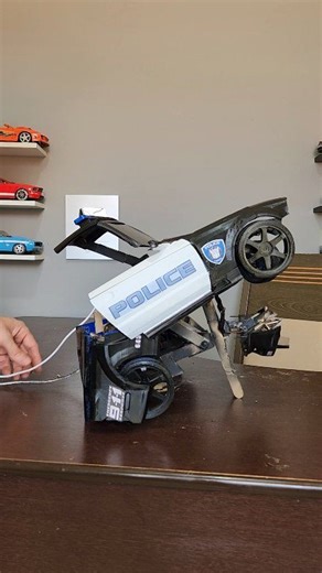 19K views · 412 reactions | Transformação Incrível Carro de Polícia  #transformers #tecnologia #diy | Dr Carros de Papel | Facebook