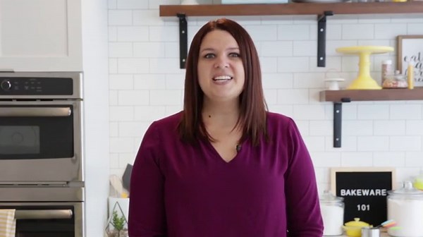 Wilton Recipe Right Non-Stick 9-Inch Square Baking Pan with Lid, Steel Baking Pans with Plastic Lid, Set of 2