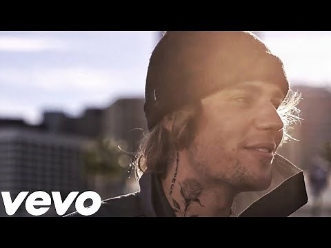 Justin Bieber - Beautiful Love [Music Video]