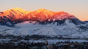 Whether you're skiing fresh powder, soaking in a hot spring, or just taking in the snow-covered peaks, Bozeman gives you room to breathe and reasons to move. | Visit Bozeman