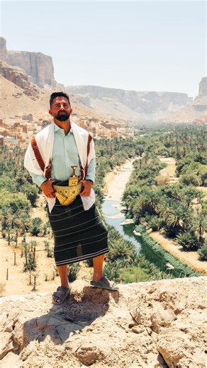 🇾🇪 Pranks in Yemen… are a little different 😅 You throw me in the pool? 3, 2, 1…🔫 | Wanderreds