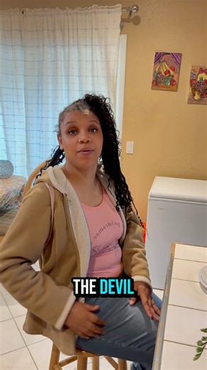 This is what it looks like most mornings when OCD and hallucinations get in the way of her morning routine #Mentalhealthmatters #livingwithschizoaffectivedisorder #mentalhealthawareness #LivingWithOCD #fblifestlylife I don’t own the rights to this music | Chinita Dockins