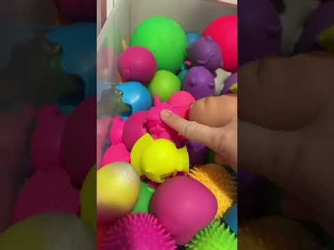 30 Pink Fidgets - PINK ONLY!!!
