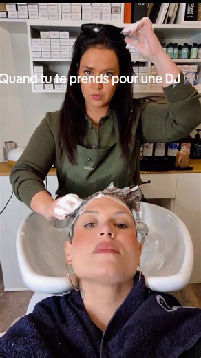 DJ set au bac 🎧💦 Shampooing version réveillon 🍾 Bonne année TikTok ✨ Et vous, c’est quoi le programme ce soir ? 👀🥂 #pourtoi #fyp #humour #drole #viral