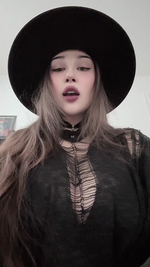 #witchy #allblackoutfit #spooky #witchyvibes #gothgirl
