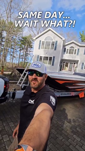 Mike Howe & Sarah Howe - Howe2Live on Instagram