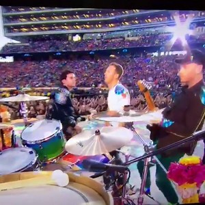 730K views · 7.7K reactions | Coldplay y su mayor éxito "El Sonidito" en el Super Bowl #mediotiempo #superbowl | La Meme | Facebook