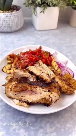 Chicken Suya & Plantain served with pepper Sauce #ジブリ #nigerianfood #chickenrecipes #plantainrecipe