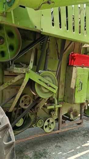 1.5K reactions · 5 comments | . . #johndeere #agriculture #tractor #canada #farming #newholland #japan #khetibadi #panjab #combainewala #vishal435 #usa | Rishu Yadav | Facebook