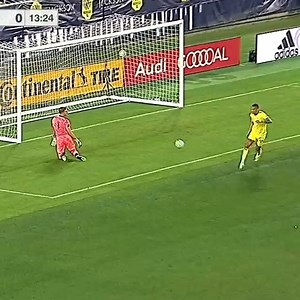 A ROCKET FROM RANDALL LEAL 🚀 He fires into the top corner for Nashville's first postseason goal! | ESPN FC