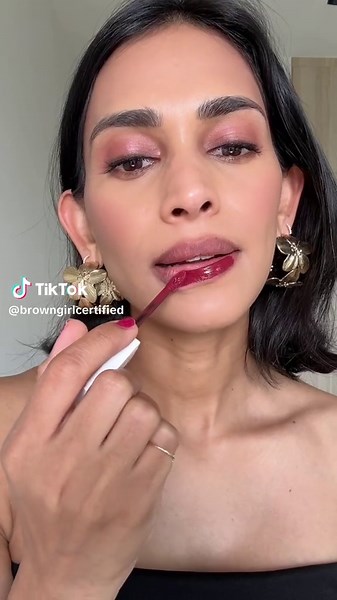 Theme: The bold lip I reach for when I want impact. 31 days of lipstick swatches for the holiday season. Deep, rich, and intense burgundy. A shade that always stands out on brown skin and holds its depth without turning too bright. 💄Shade used in this video Maybelline Superstay Matte Ink Voyager 50. Where to purchase @maybelline @beautyatfarmers @chemistwarehousenewzealand The formula is long wearing.It sets down, stays put, and holds colour through the day. Perfect for events, long nights, or 