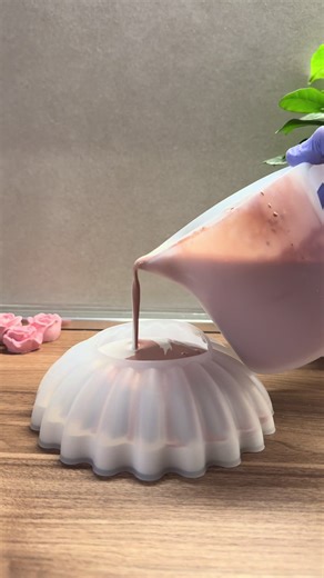 Non è stampato. Non è industriale. Non è uguale a nessun altro. È fatto a mano. Ed è questo che lo rende speciale 🤍 #aestetichvideo #fattoamano #homedecor #polveredigesso #hobby